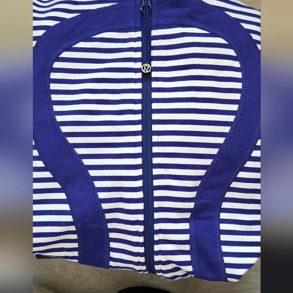 lululemon athletica Women's Capris in Black and Gray - Picture 15 of 16